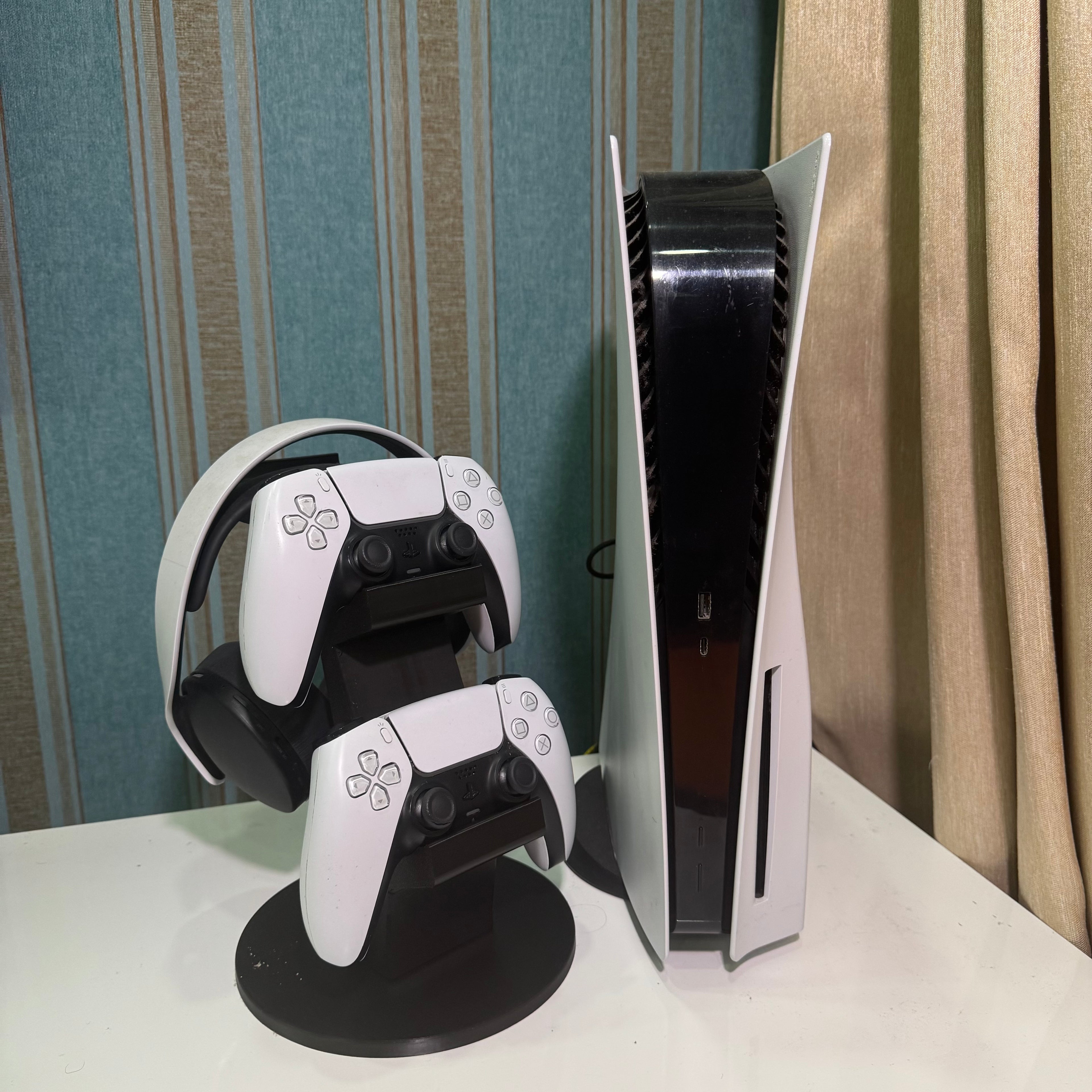 Suporte para Controle e Fone de Ouvido