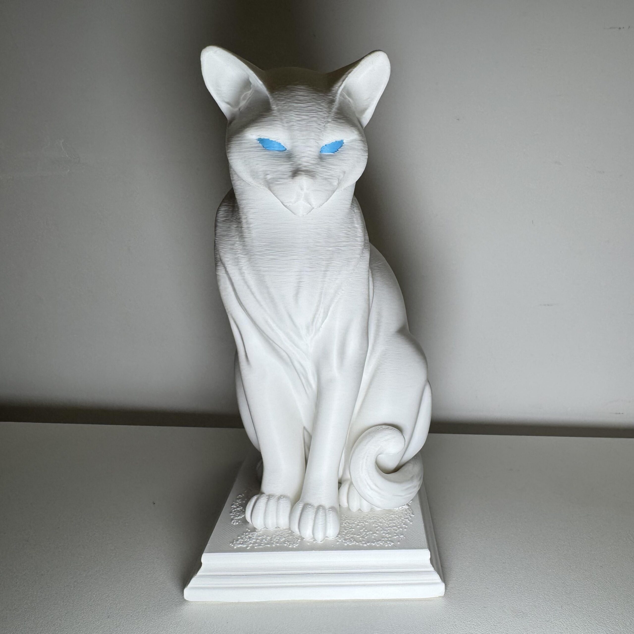 Escultura Gato Decorativo 17cm – Estátua Moderna em PLA – Decoração Elegante Sala e Quarto - Imagem 6