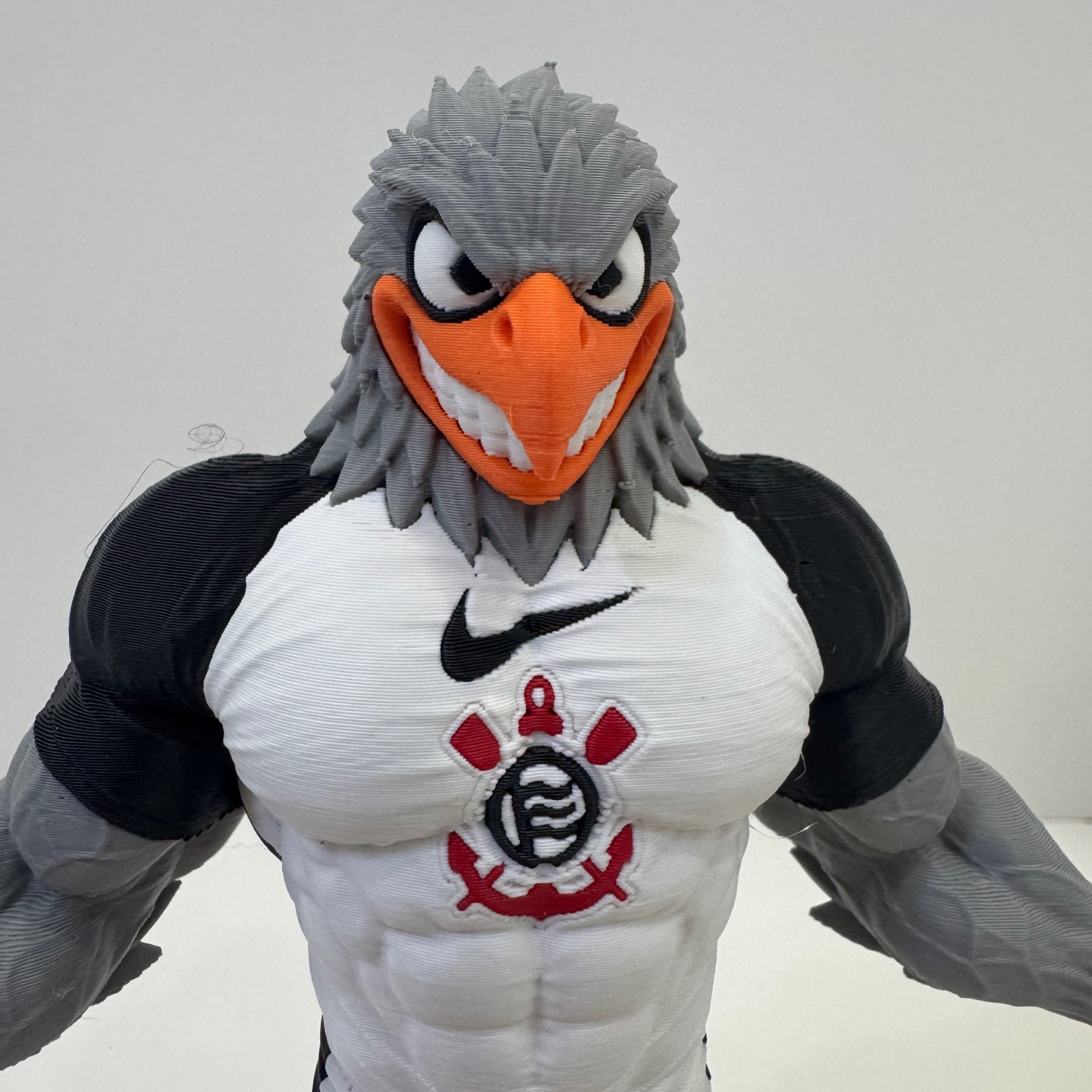 Gavião Mascote Timão 17cm Base Escudo Impressão 3D Colecionável - Imagem 10